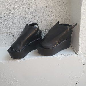 Strategia Black Sling Double Wedge